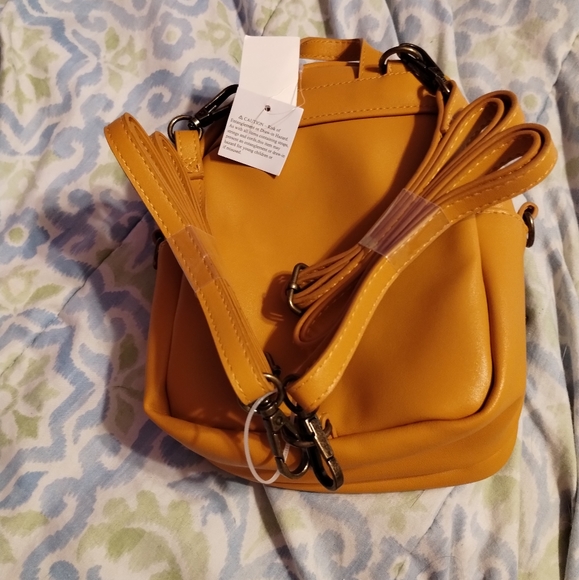 Hufflepuff mini backpack - Picture 3 of 4